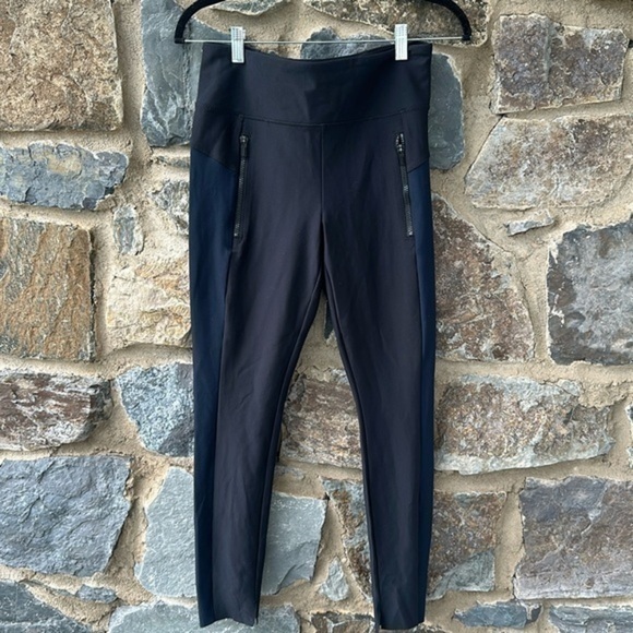 Athleta Stellar Tight Leggings Black And Navy Blue Size Small - Picture 1 of 6